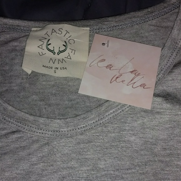 🧡🐩Pink Hearts T-shirt in 2 sizes💜 - Picture 3 of 3